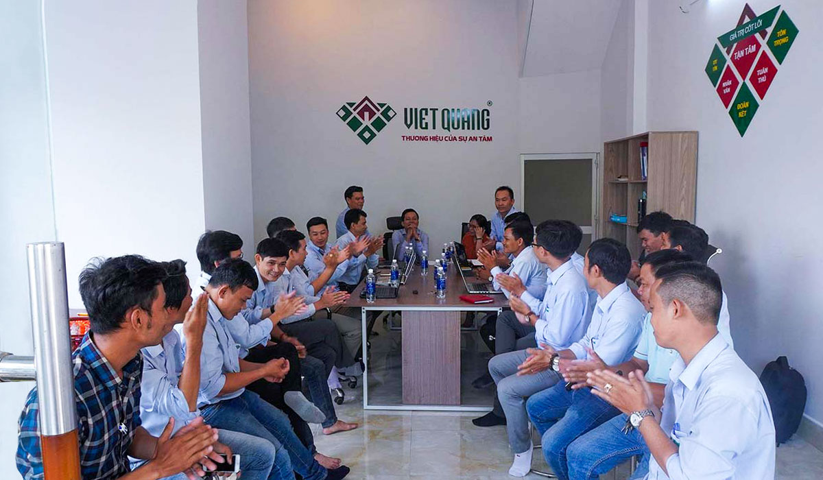 Đội ngũ nhân sự công ty Việt Quang Group