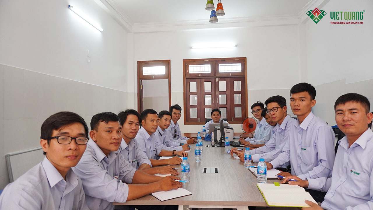 Đội ngũ nhân sự nhiều kinh nghiệm, giỏi chuyên môn, khả năng tư vấn tốt của Việt Quang tại quận 9