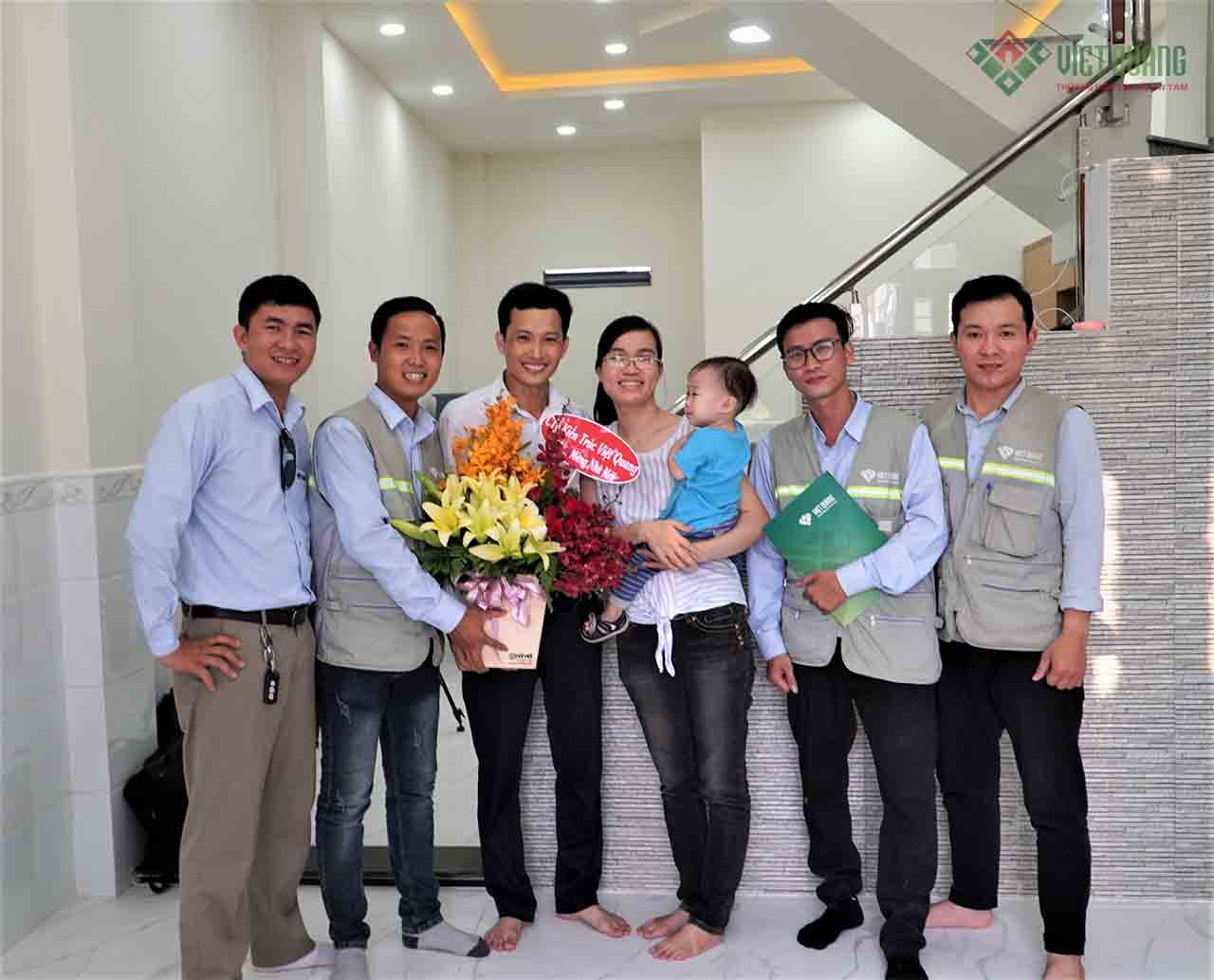 Việt Quang bàn giao nhà cho gia đình Anh Vĩnh Tường