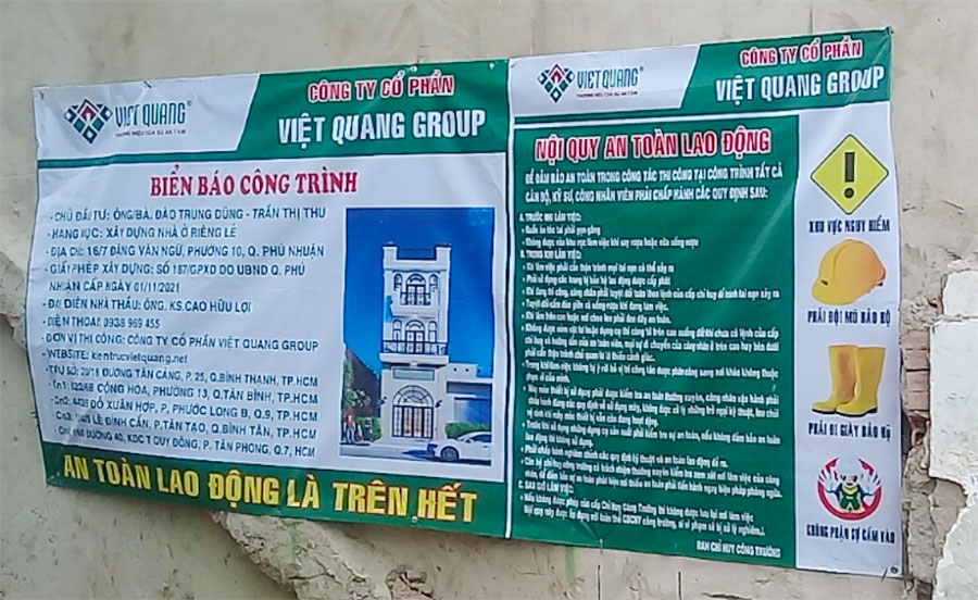 Biển hiệu công trình của Việt Quang tại công trình nhà phố 5 tầng 4.55x13.6m tại quận Phú Nhuận