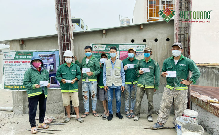 Đội ngũ nhân sự Việt Quang thi công xây dựng công trình nhà phố 3 tầng 7.3x13m tại Thủ Đức