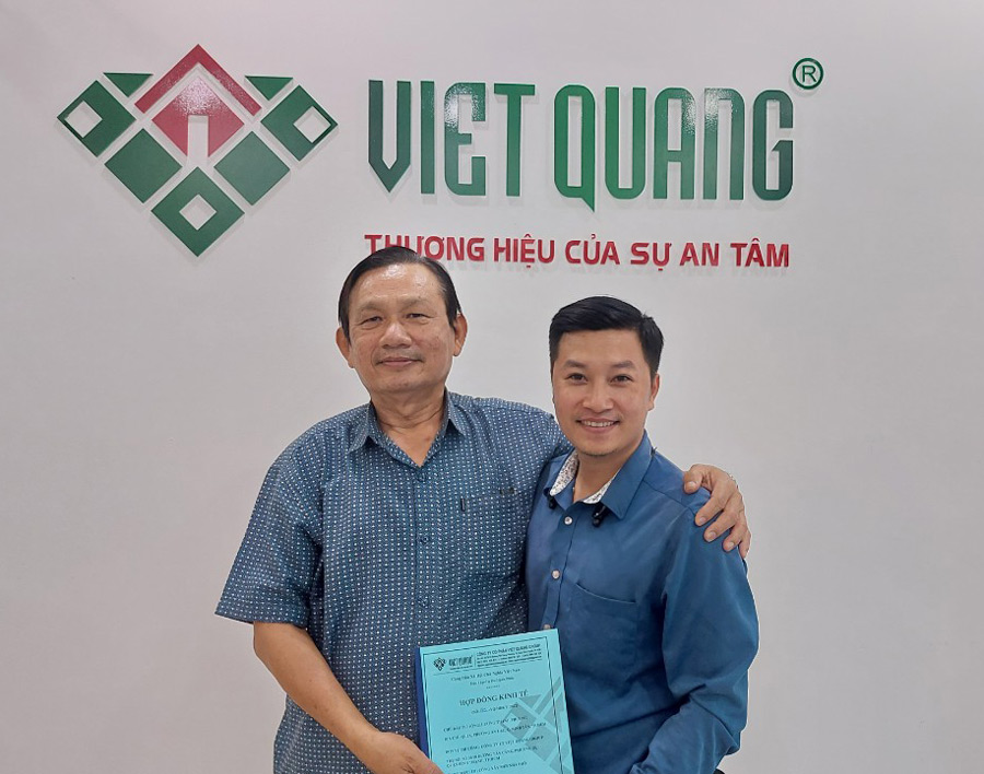 Việt Quang Group kí hợp đồng xây nhà trọn gói tại quận Bình Tân với gia đình chú Phương 