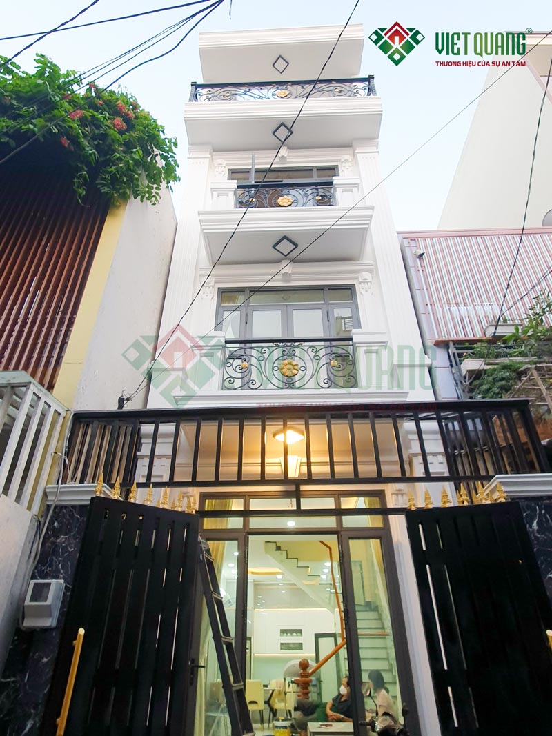 Xây nhà phố 4 tầng 4x12m kiến trúc tân cổ điển tại quận Tân Phú của anh Tùng 