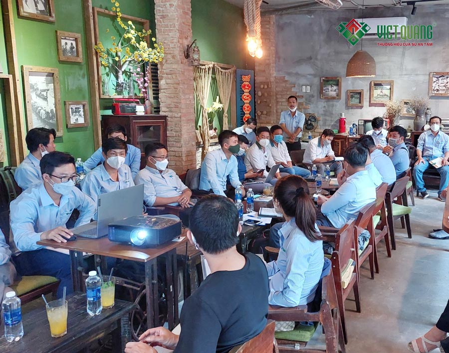Việt Quang Group tổ chức họp định kì toàn công ty tháng 02/2022 