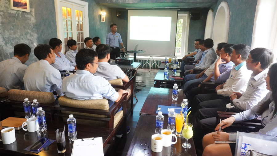 Công ty xây dựng nhà tại TP HCM Việt Quang họp tổng kết 6 tháng đầu năm 2022