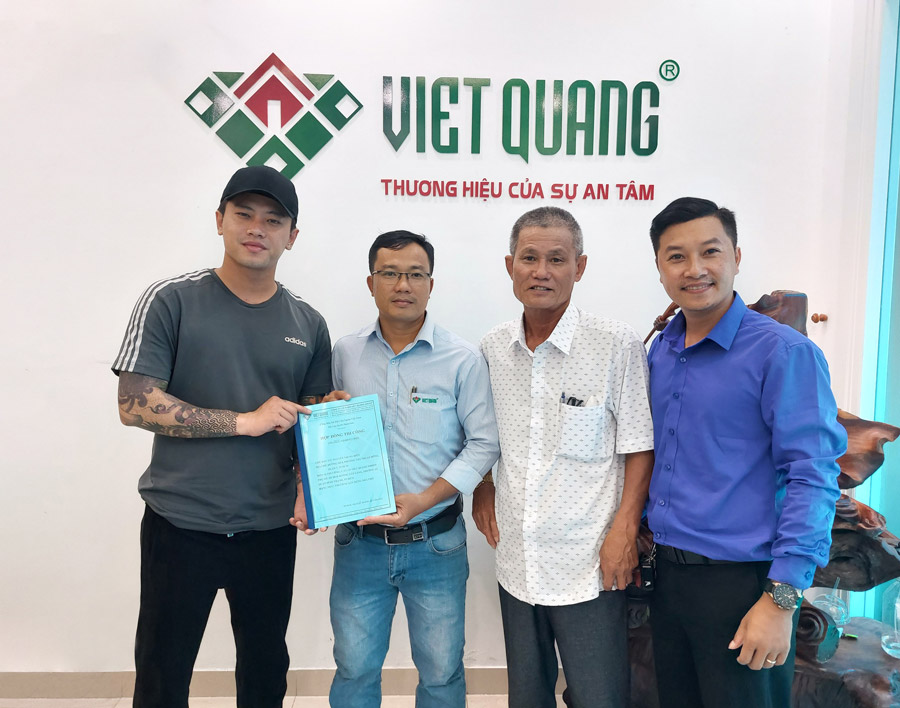Việt Quang Group kí hợp đồng xây nhà 4 tầng + 01 tầng hầm với anh Hiếu tại quận 7