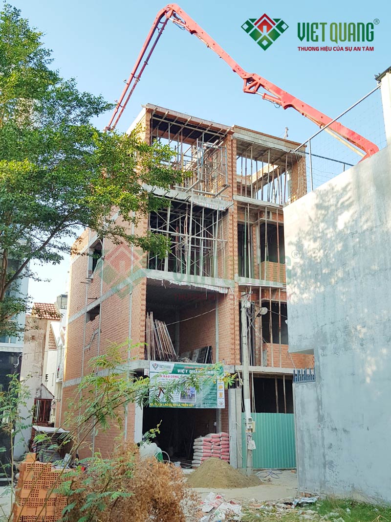 Xây dựng phần thô nhà phố 4 tầng 4x12m của Anh Hưng tại huyện Nhà Bè