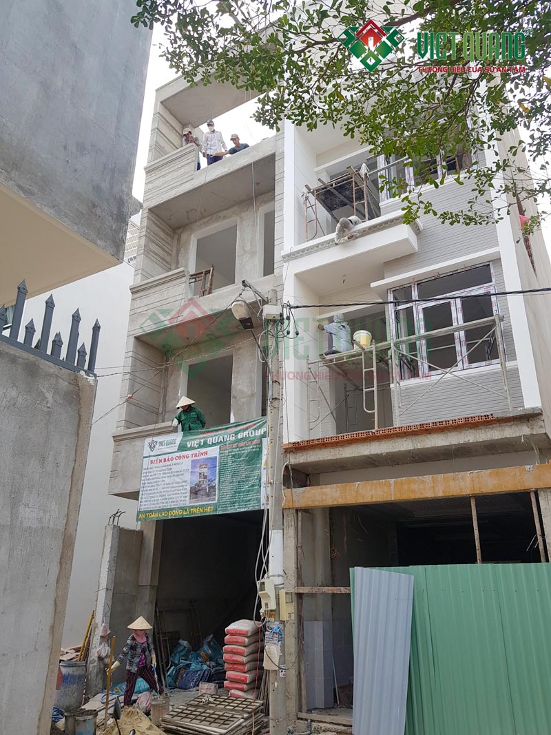 Mặt tiền nhà anh Hưng xây nhà tại huyện Nhà Bè đang trong giai đoạn hoàn thiện