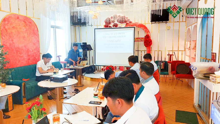 Ngày 10/08/2022 Công ty cổ phần Việt Quang Group tổ chức cuộc họp tổng kết tháng 7/2022 để tổng kết hoạt động kinh doanh và kế hoạch doanh thu 05 tháng cuối năm.