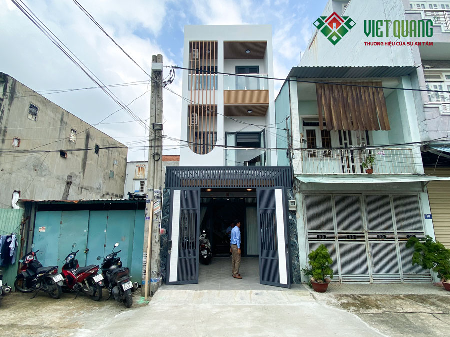 Ngôi nhà phố 3 tầng rưỡi 4x16m của anh Lực tại quận 12 sau khi Việt Quang Group sửa chữa cải tạo.