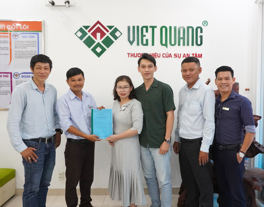 Việt Quang Group kí hợp đồng xây nhà trọn gói 3 tầng 4.73x12m với chị Hiền tại Hóc Môn