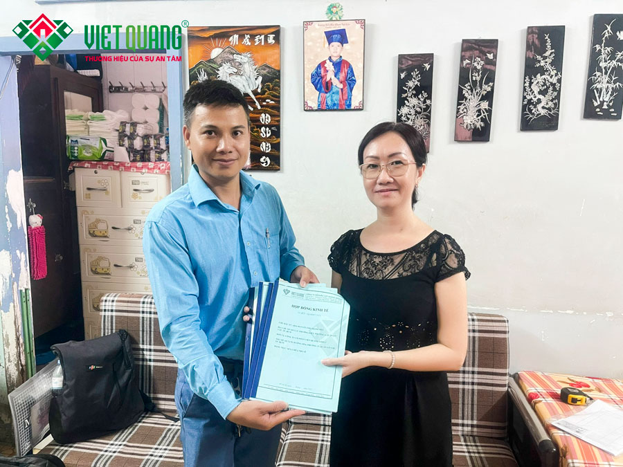 Việt Quang Group ký hợp đồng sửa chữa trọn gói nhà cô Nhã ở Quận Gò Vấp