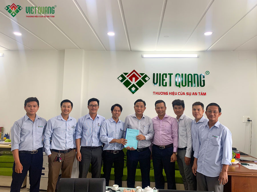 Việt Quang Group ký hợp đồng xây dựng nhà 1 trệt 2 lầu sân thượng 4x20m nhà anh Duẩn ở Quận 7