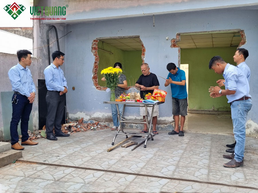 Việt Quang Group cúng khởi công xây dựng nhà phố 3 tầng 5x14m nhà chị Thư ở Quận Bình Thạnh 