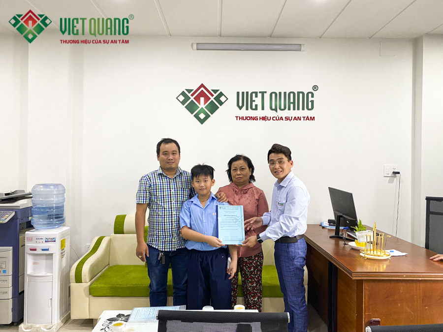 Việt Quang Group ký hợp đồng sửa chữa cải tạo nhà trọn gói với gia đình anh Trung