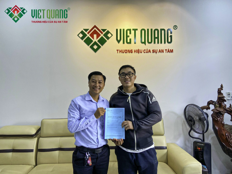 Việt Quang Group ký hợp đồng xây dựng nhà với gia đình anh Khanh tại trụ sở chính Gò Vấp