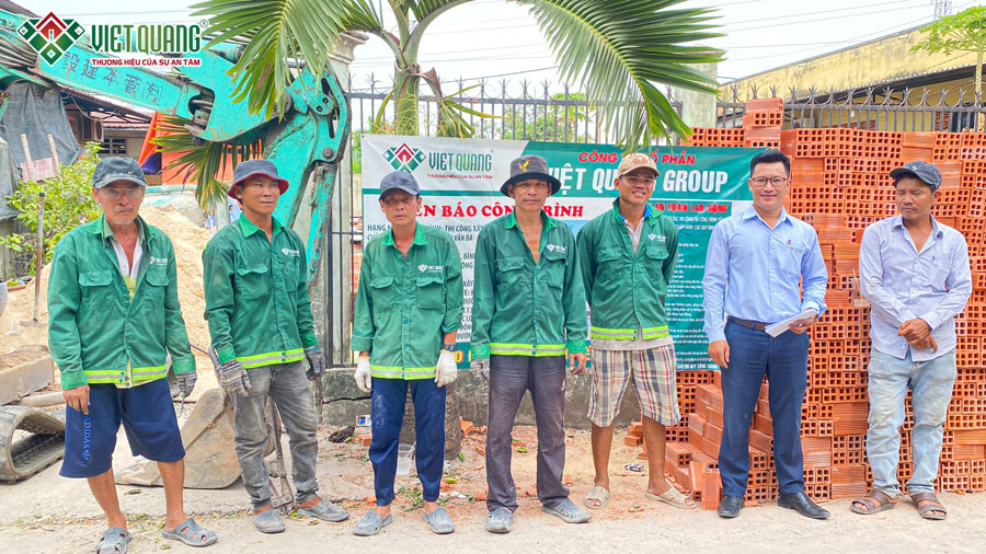 Đội ngũ Việt Quang Group luôn đồng hành và trách nhiệm với mọi công trình