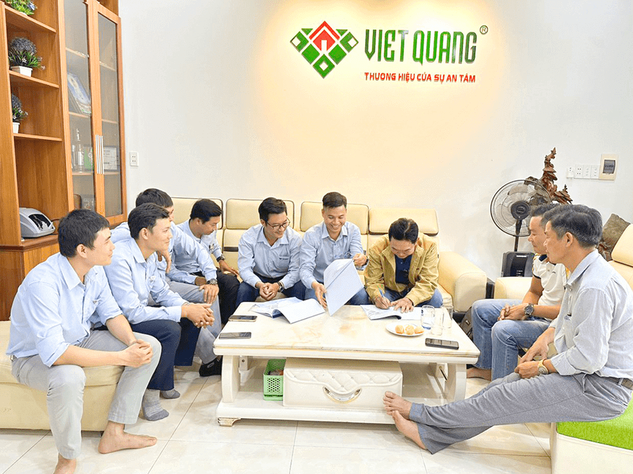 Hình ảnh Việt Quang Group ký kết hợp đồng xây nhà phố 4 tầng cùng anh Phước