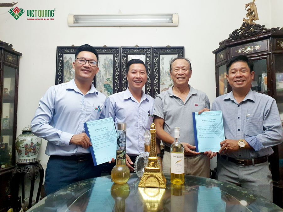 Việt Quang Group ký hợp đồng sửa chữa biệt thự diện tích 8.5x20m nhà Chú Dũng ở Quận Tân Bình 