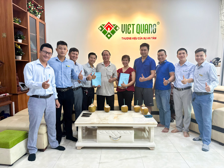 Ký hợp đồng xây nhà trọn gói 1 trệt 1 lầu sân thượng nhà Anh Phú ở Quận Gò Vấp
