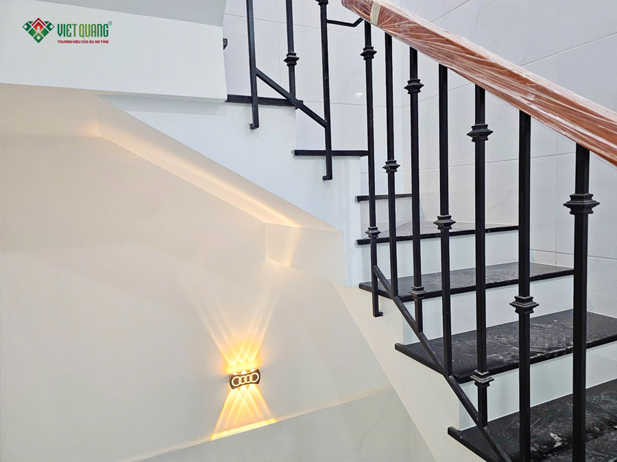 Hình ảnh bàn giao cầu thang bộ