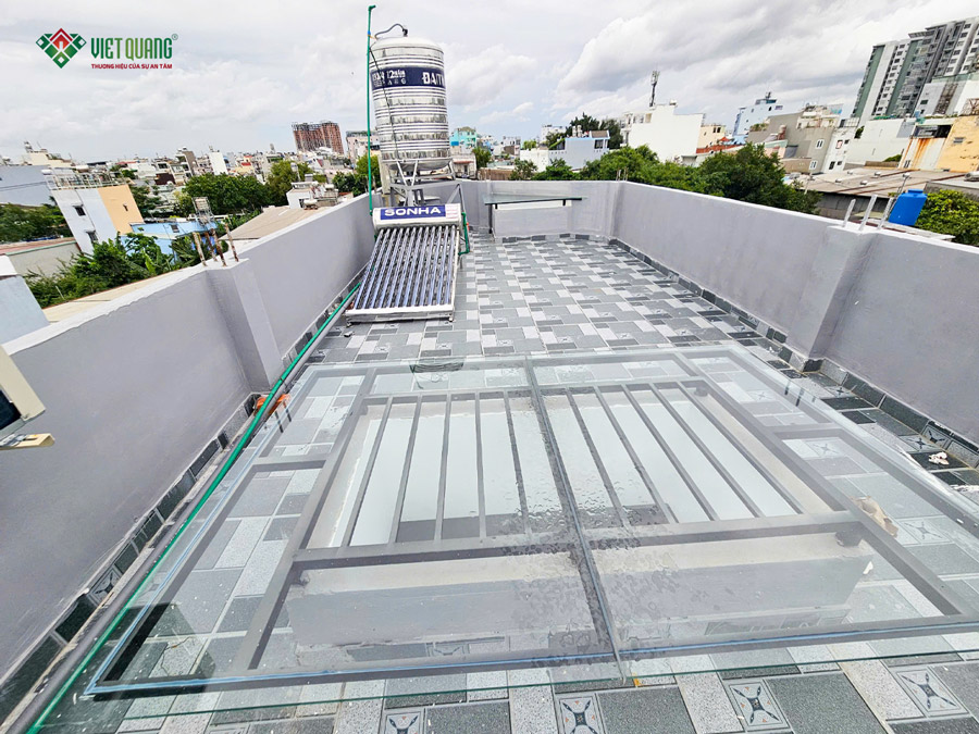 Hình ảnh bàn giao sân thượng sau