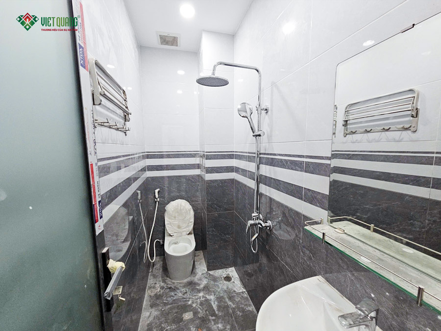 Hình ảnh thi công lắp đặt thiết bị vệ sinh