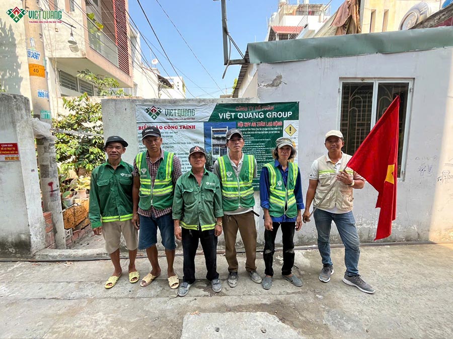 Việt Quang Group làm việc nhưng không quên thể hiện tinh thần yêu nước nhân dịp Lễ Giải phóng miền Nam, thống nhất đất nước 30/4