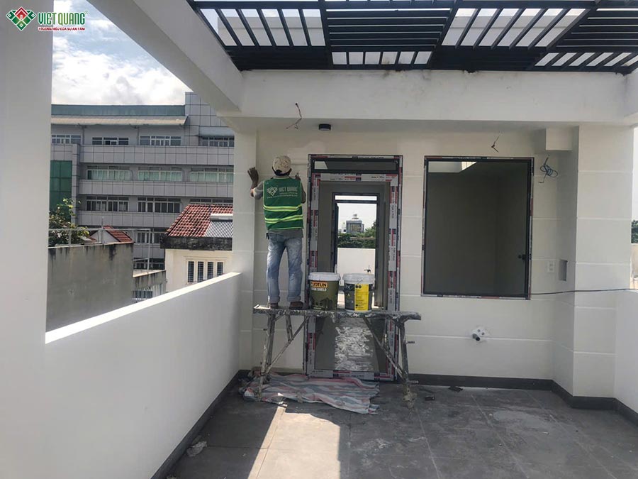 Hình ảnh thi công lắp đặt cửa