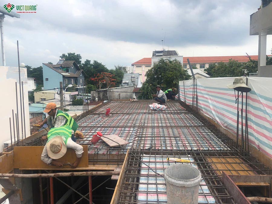 Hình ảnh thi công cốt thép đầm sàn lầu 2