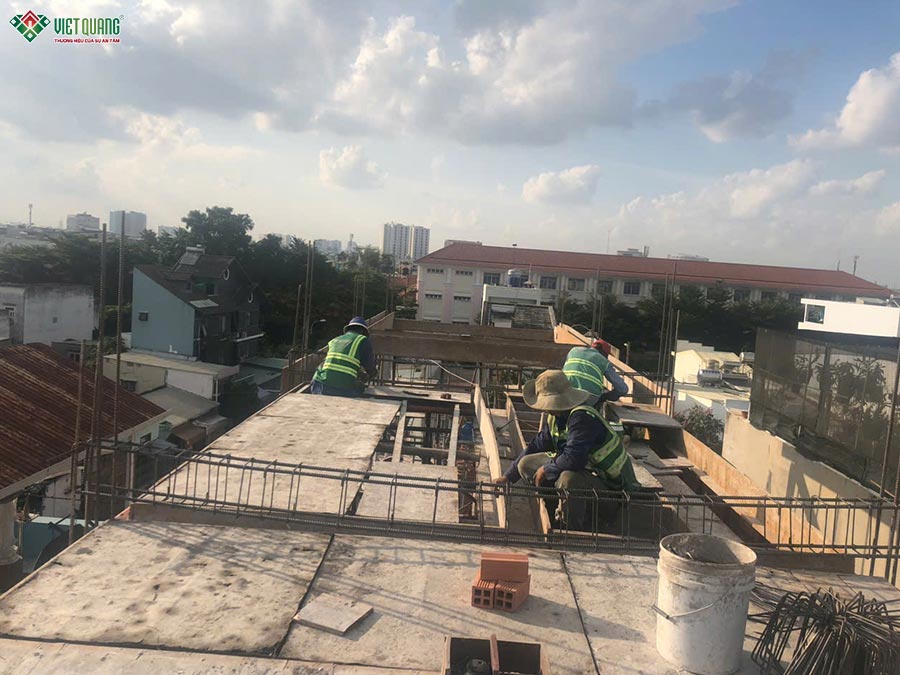 Hình ảnh gia công lắp dựng coppha mái