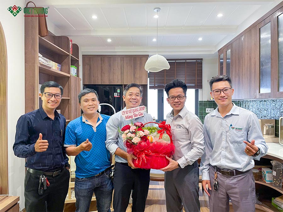 Bàn giao nhà ở kết hợp kinh doanh phòng khám 4 tầng 4x19m cho gia đình anh Khôi tại quận Tân Phú