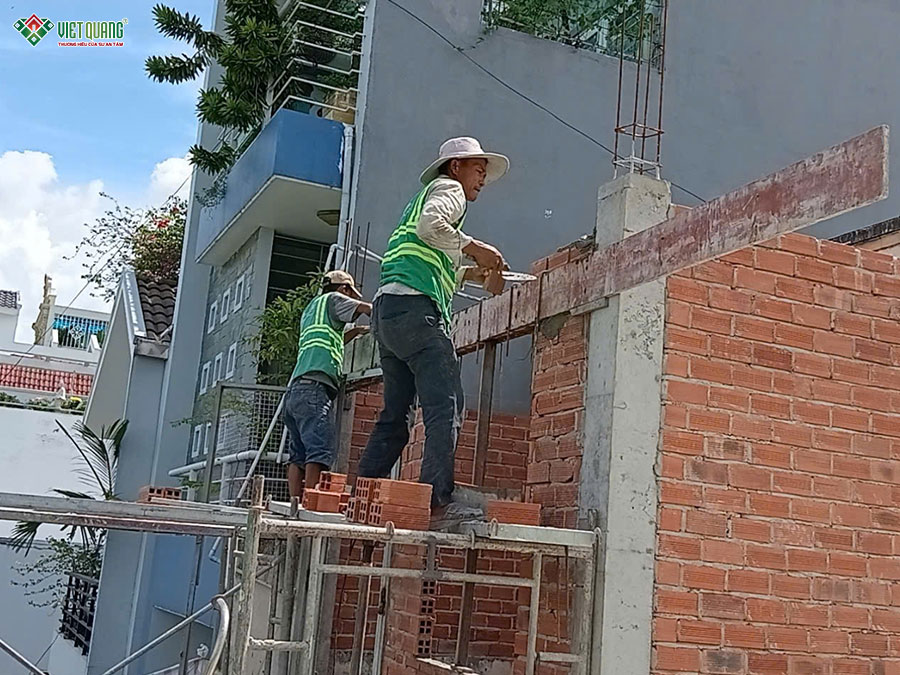 Sửa chữa nâng tầng nhà 2 tầng thành nhà 3 tầng tùm sân thượng