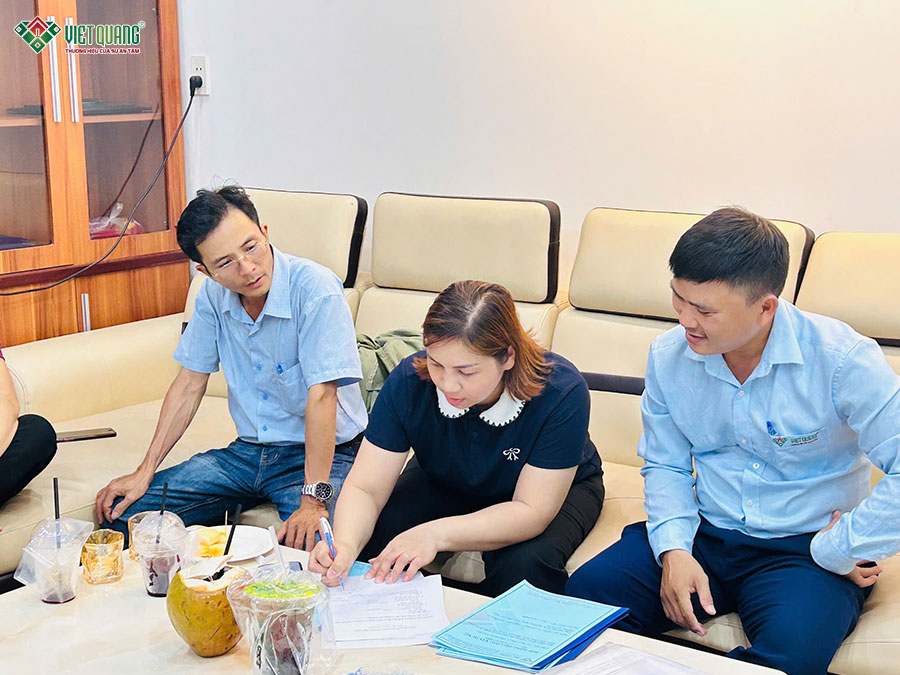 Ký hợp đồng sửa chữa nâng tầng nhà 1 trệt 1 lầu chị Duyên phường Đức Nhuận