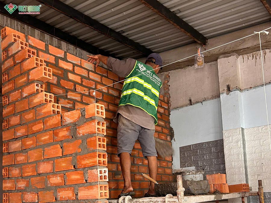 Sửa chữa nhà 1 trệt 1 lầu 5x8m chị Trinh phường Phú Định