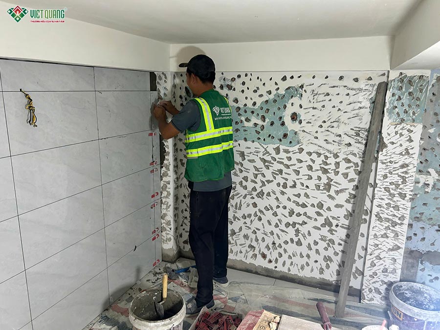 Sửa chữa nhà 1 trệt 1 lầu 5x8m chị Trinh phường Phú Định