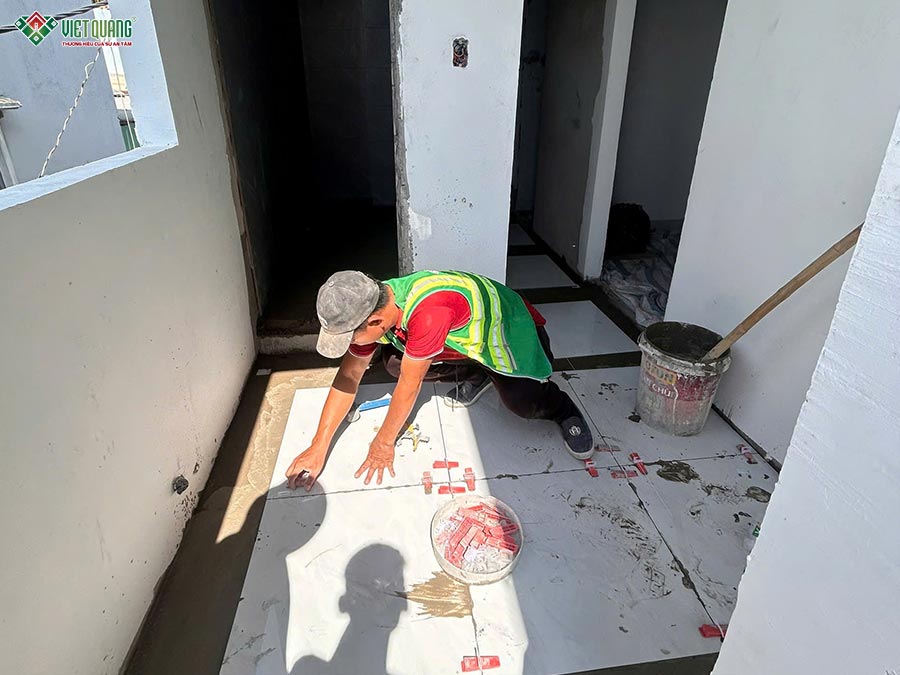 Sửa chữa nhà 1 trệt 1 lầu 5x8m chị Trinh phường Phú Định