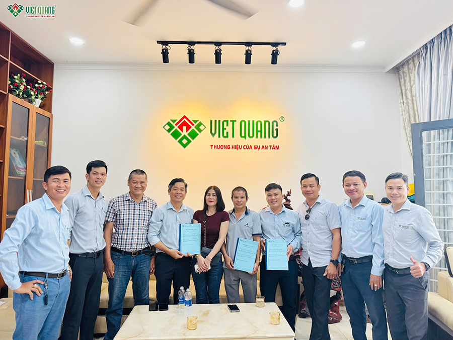 GĐK Việt Quang Group ký hợp đồng xây nhà trọn gói anh Đồng Phường Tây Thạnh