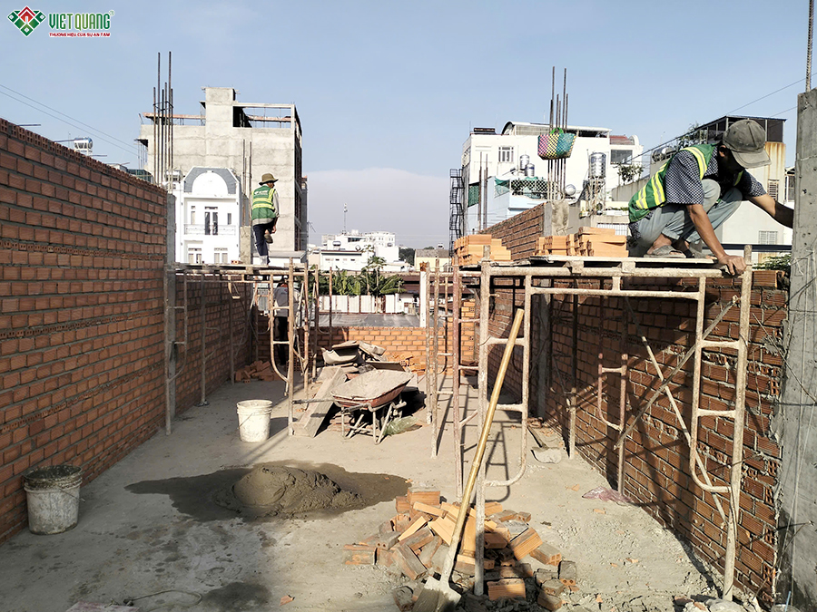 Thi công xây nhà 1 trệt 1 lửng 3 lầu sân thượng 5x22m