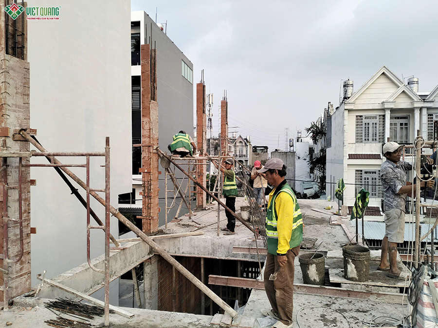 Thi công xây nhà 1 trệt 1 lửng 3 lầu sân thượng 5x22m