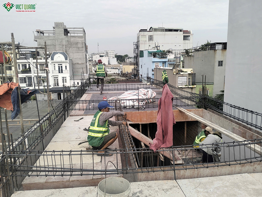 Thi công xây nhà 1 trệt 1 lửng 3 lầu sân thượng 5x22m