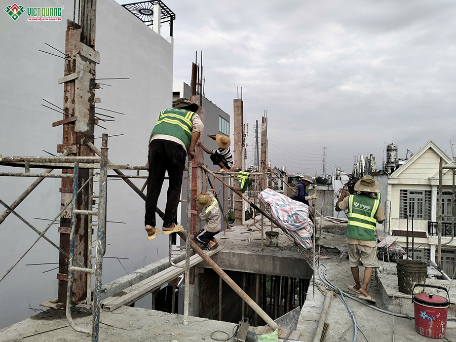 Thi công xây nhà 1 trệt 1 lửng 3 lầu sân thượng 5x22m