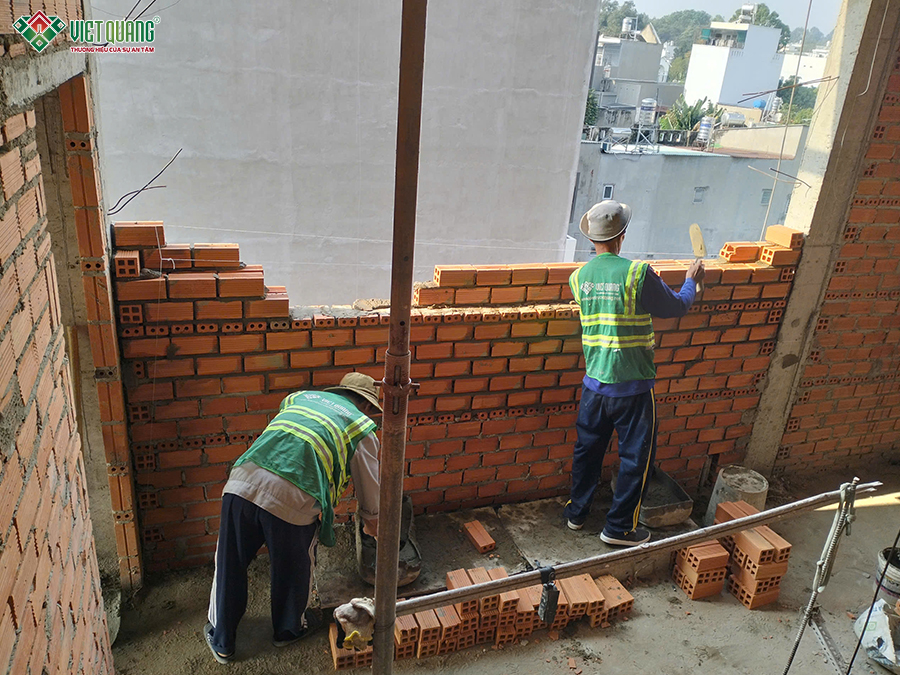 Thi công xây nhà 1 trệt 1 lửng 3 lầu sân thượng 5x22m