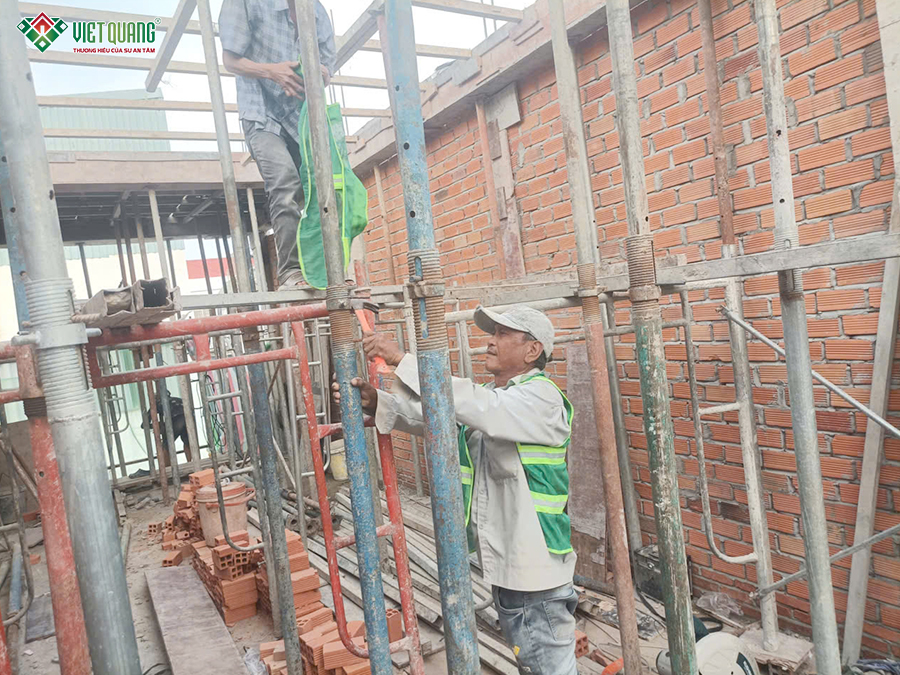 Cải tạo nâng tầng nhà 4 tầng sân thượng 4x18m phường Tân Hòa