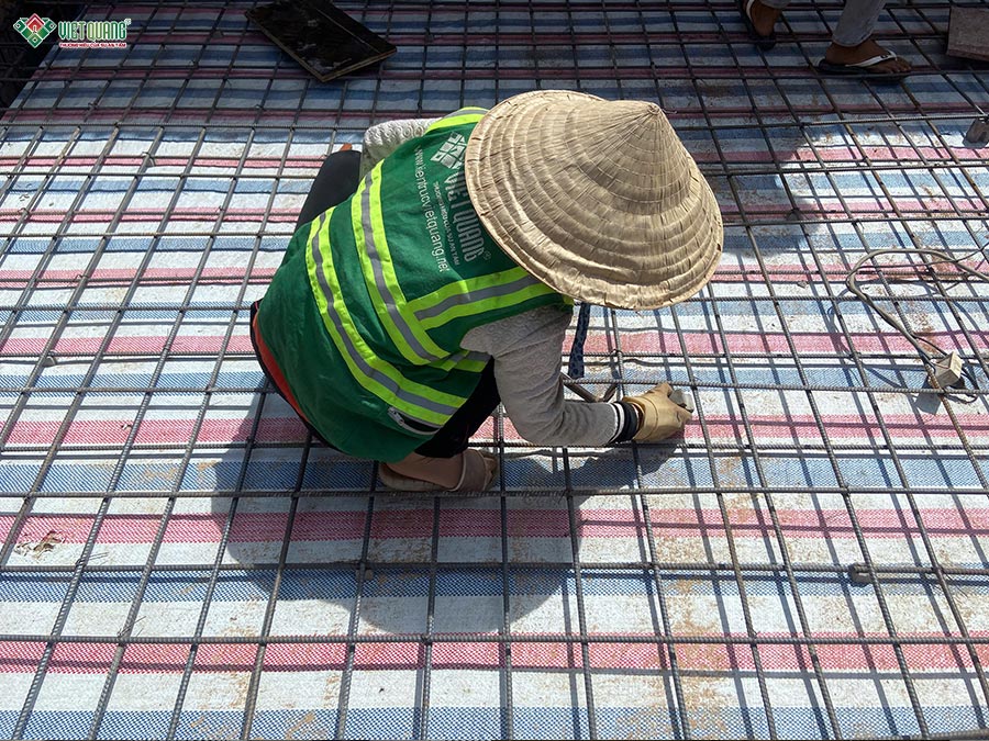 Cải tạo nâng tầng nhà 4 tầng sân thượng 4x18m phường Tân Hòa