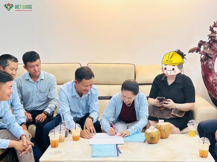 Ký hợp đồng xây nhà trọn gói cùng cô Hảo phường Tân Bình