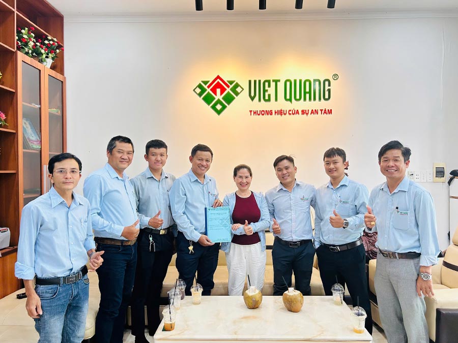 Ký hợp đồng xây nhà trọn gói 1 trệt 3 lầu tum sân thượng cho gia đình cô Hảo phường Tân Bình