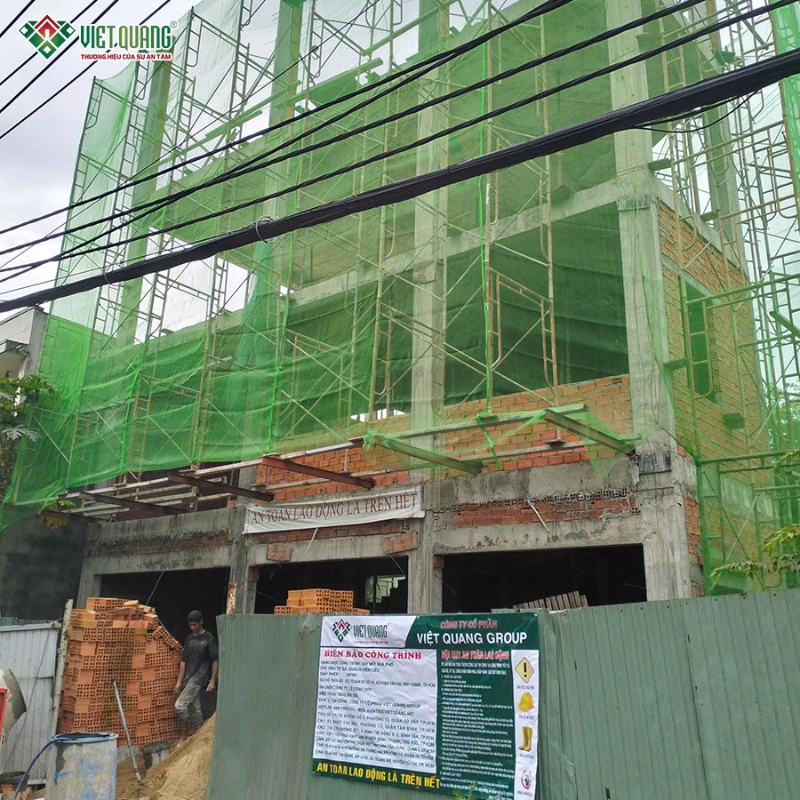 Thi công xây thô dựng "khung xương" cho ngôi nhà