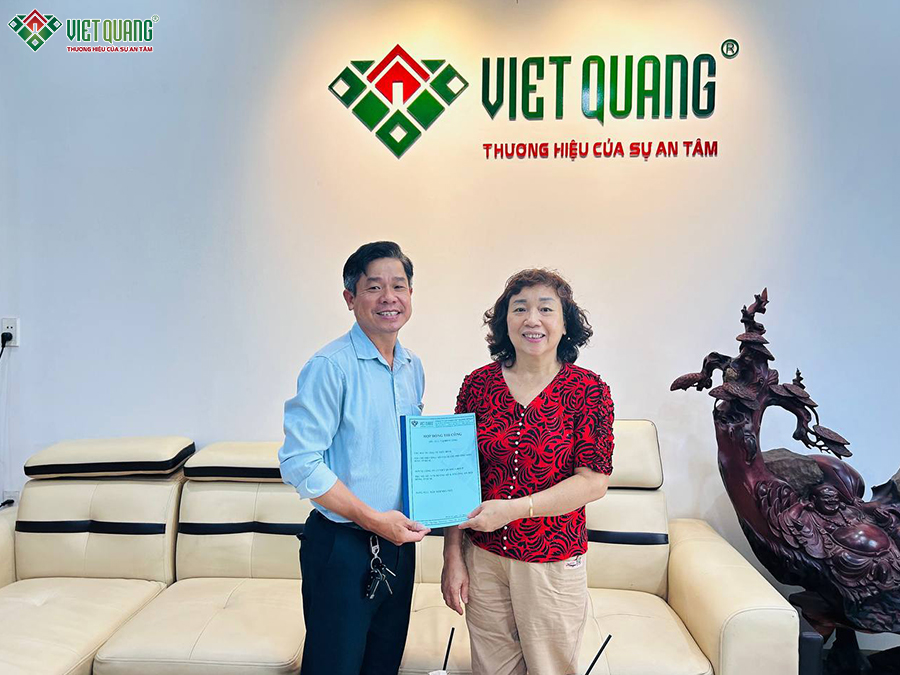 Ký hợp đồng xây nhà 3 tầng cô Bình Phường Hòa Bình