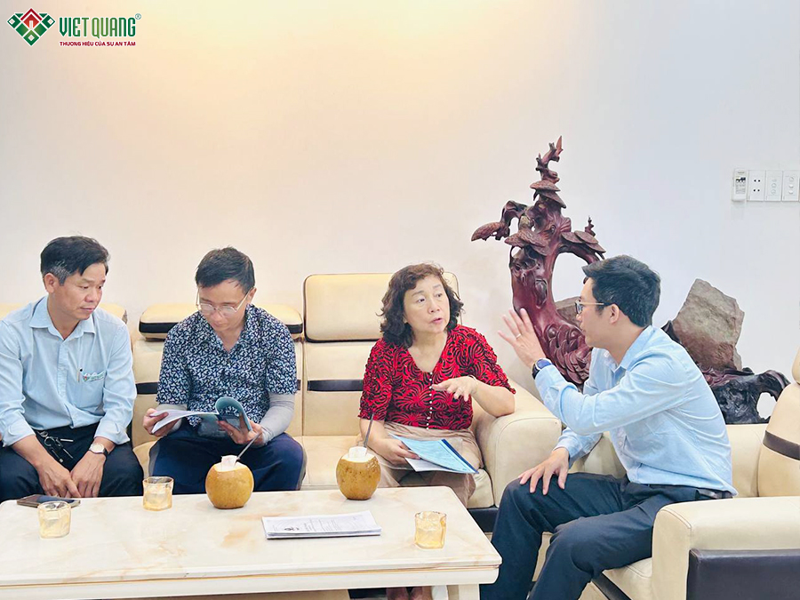 Ký hợp đồng xây nhà 3 tầng cô Bình Phường Hòa Bình